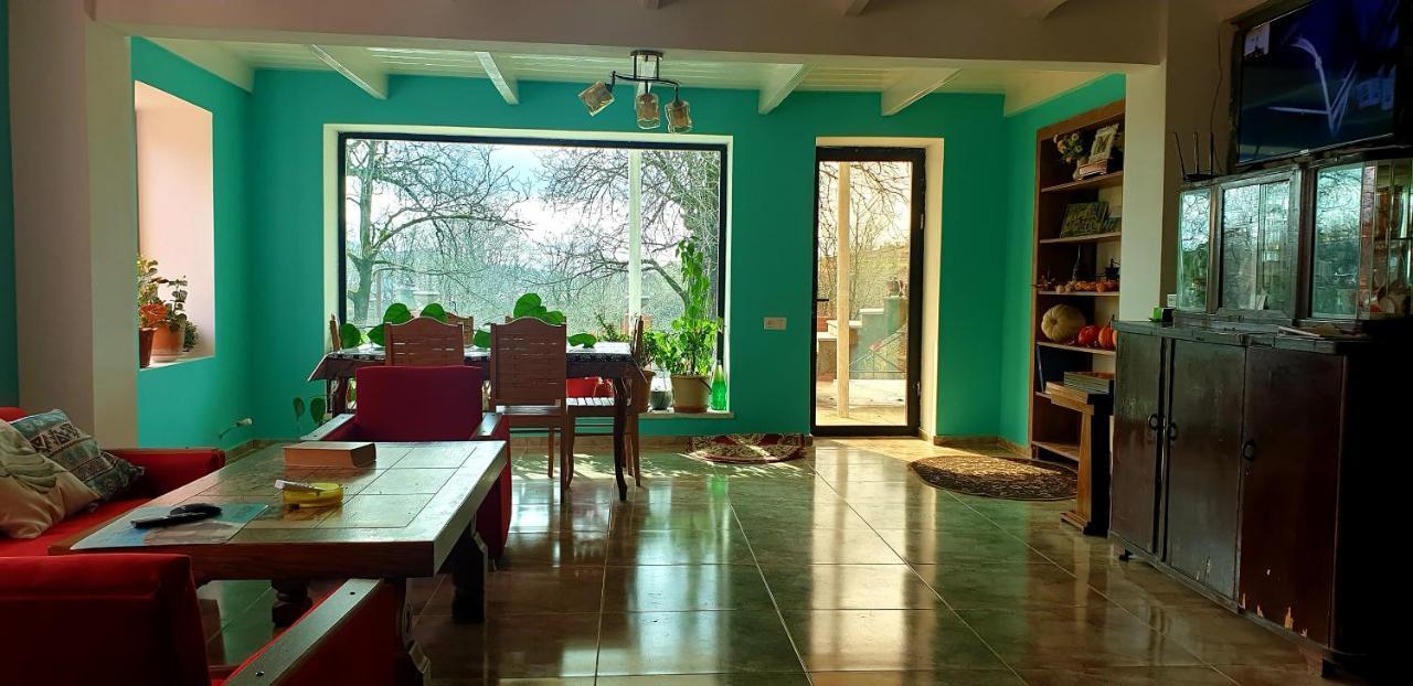 Four Seasons In Kutaisi Hotel Exterior photo